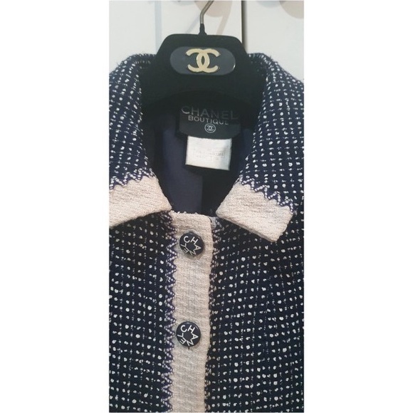CHANEL La Petite Veste Noire Tweed Short Vest 40 FR - Picture 3 of 11